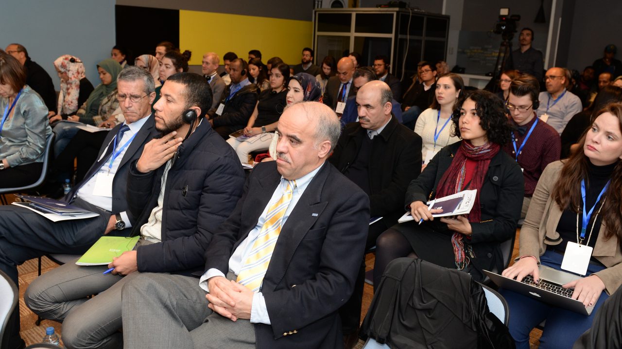 الثقة وجودة المؤسسات السياسية والاقتصادية